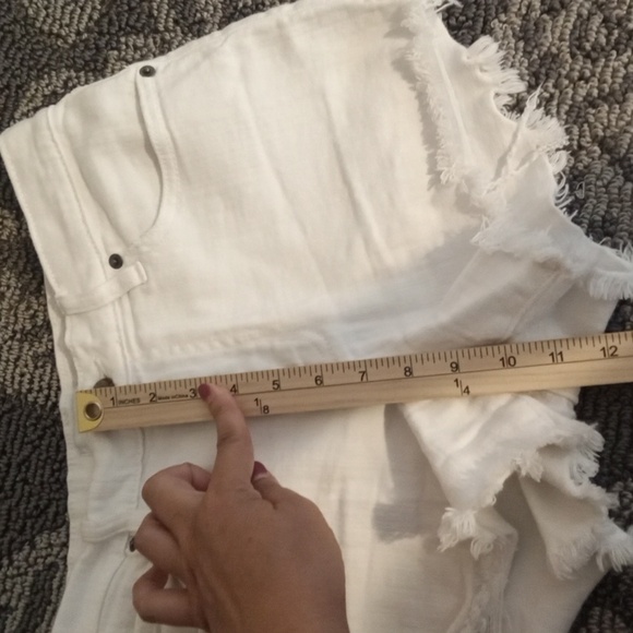 Pistola White Jean Shorts Distressed High-Waisted Cut Off Raw Hem Size 29 - Picture 8 of 11